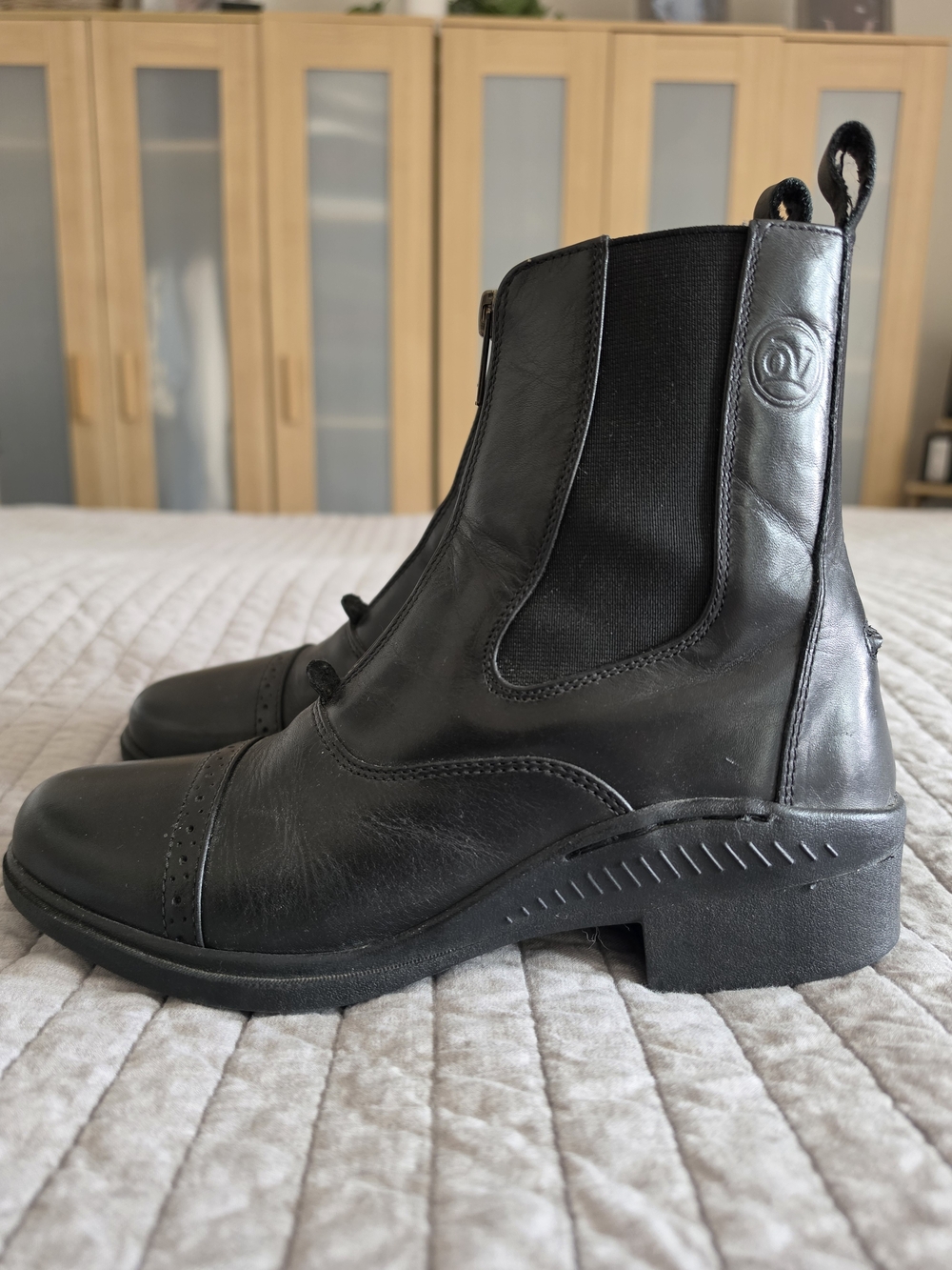 🐴OVATION🐴 WOMEN'S BLACK LEATHER COMFORT ANKLE PADDOCK BOOTS, SZ. 38, LIKE NEW!